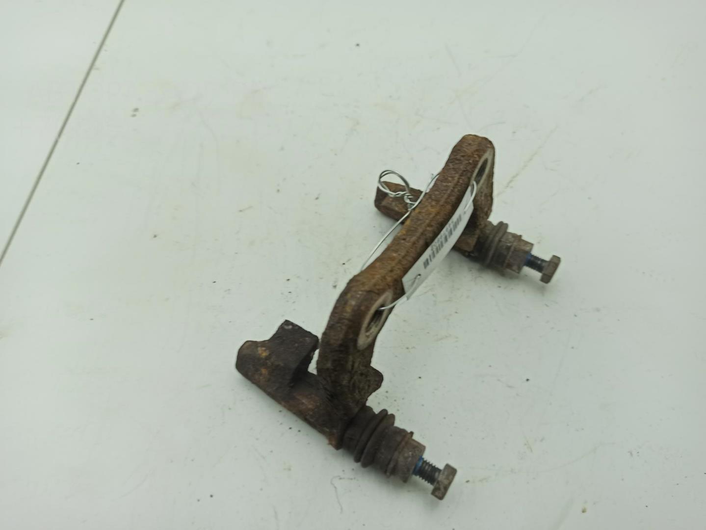 Скоба суппорта заднего