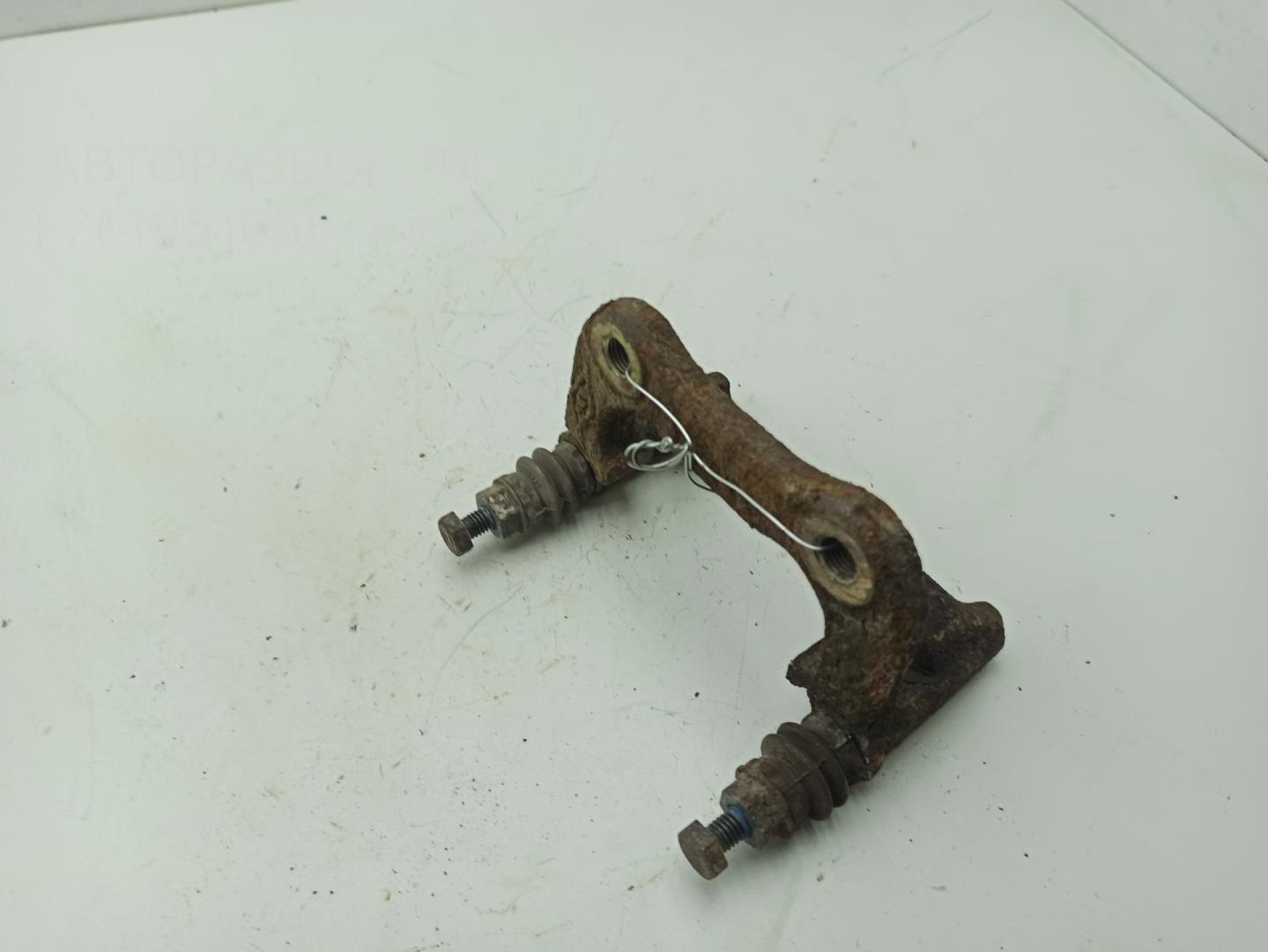 Скоба суппорта заднего