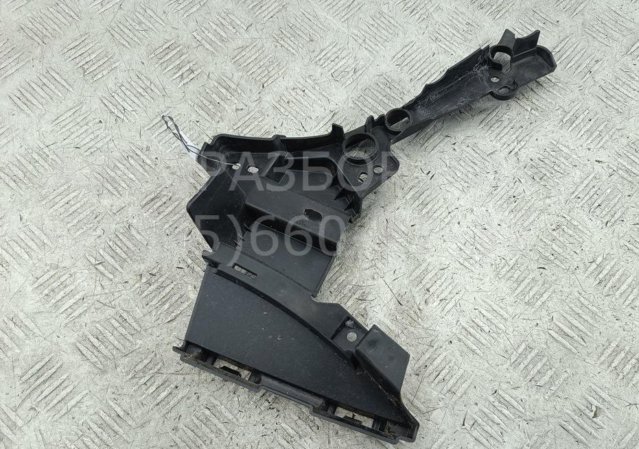 Кронштейн переднего бампера левый