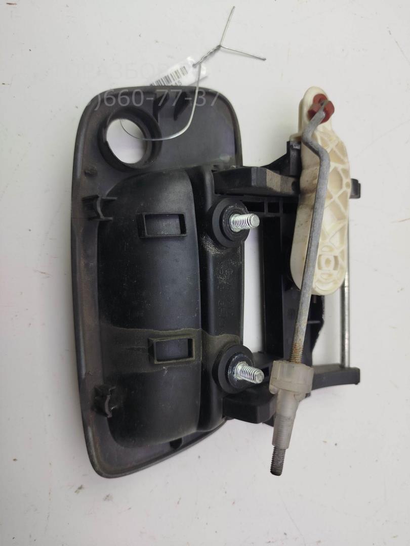 Ручка двери передней наружная левая