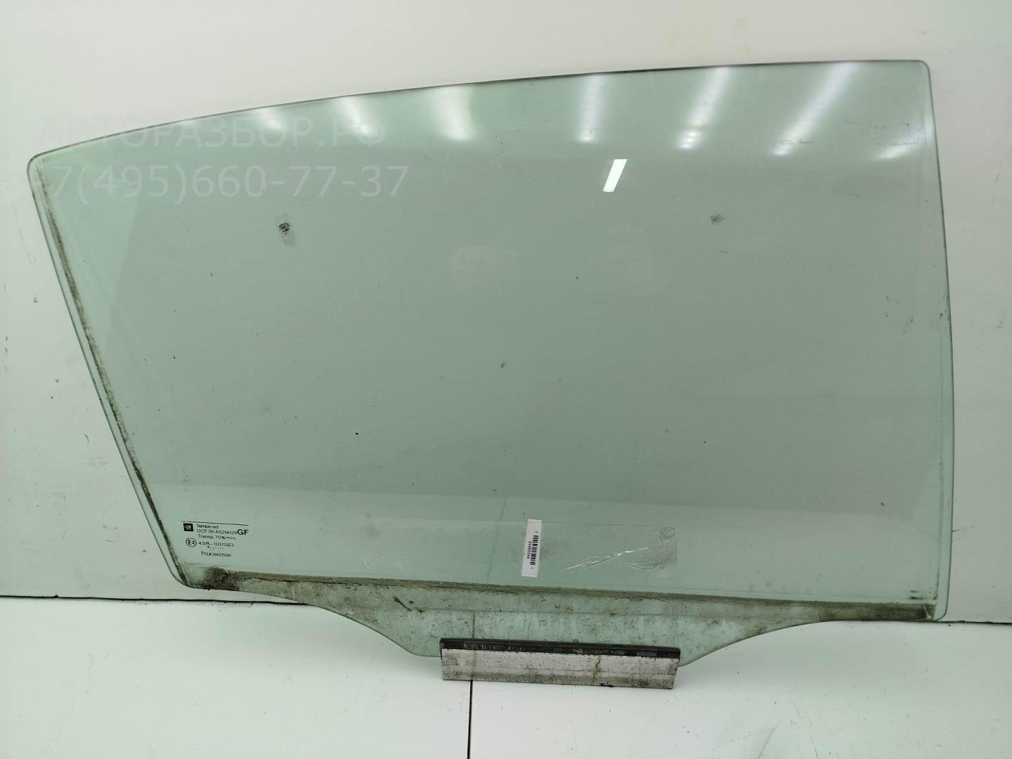 Стекло двери задней правой