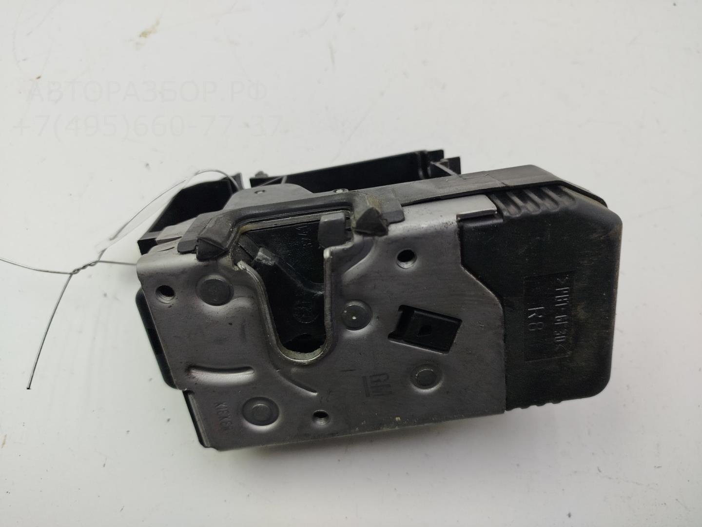 Замок двери передней правой