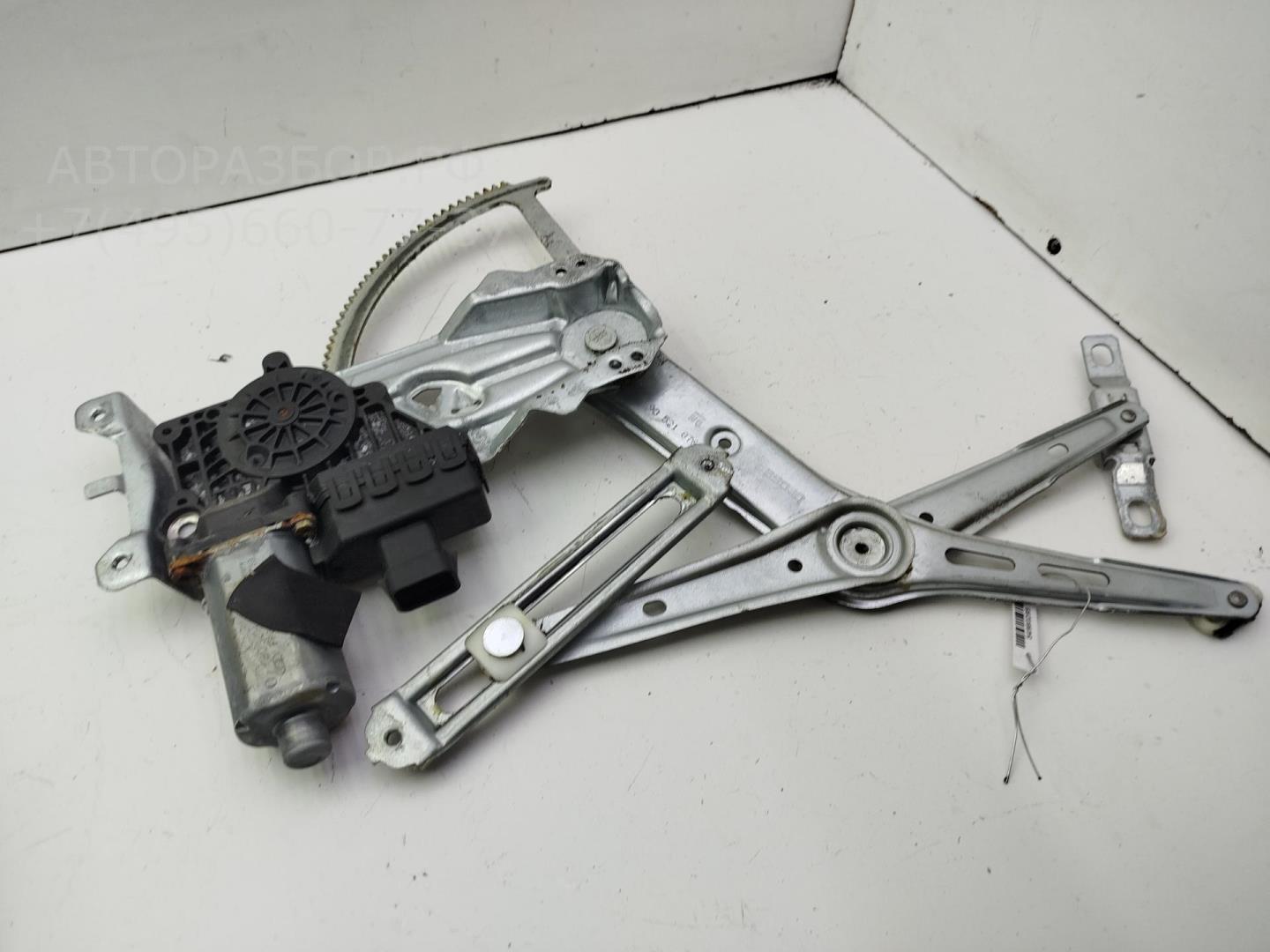 Стеклоподъемник электр. передний правый