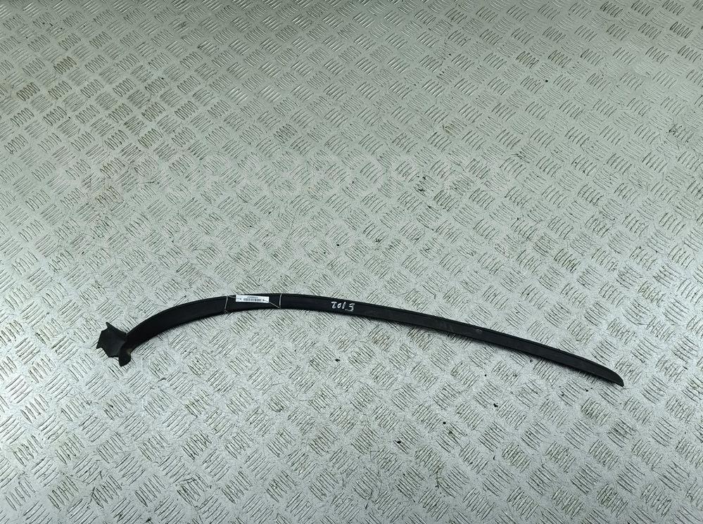 Молдинг лобового стекла