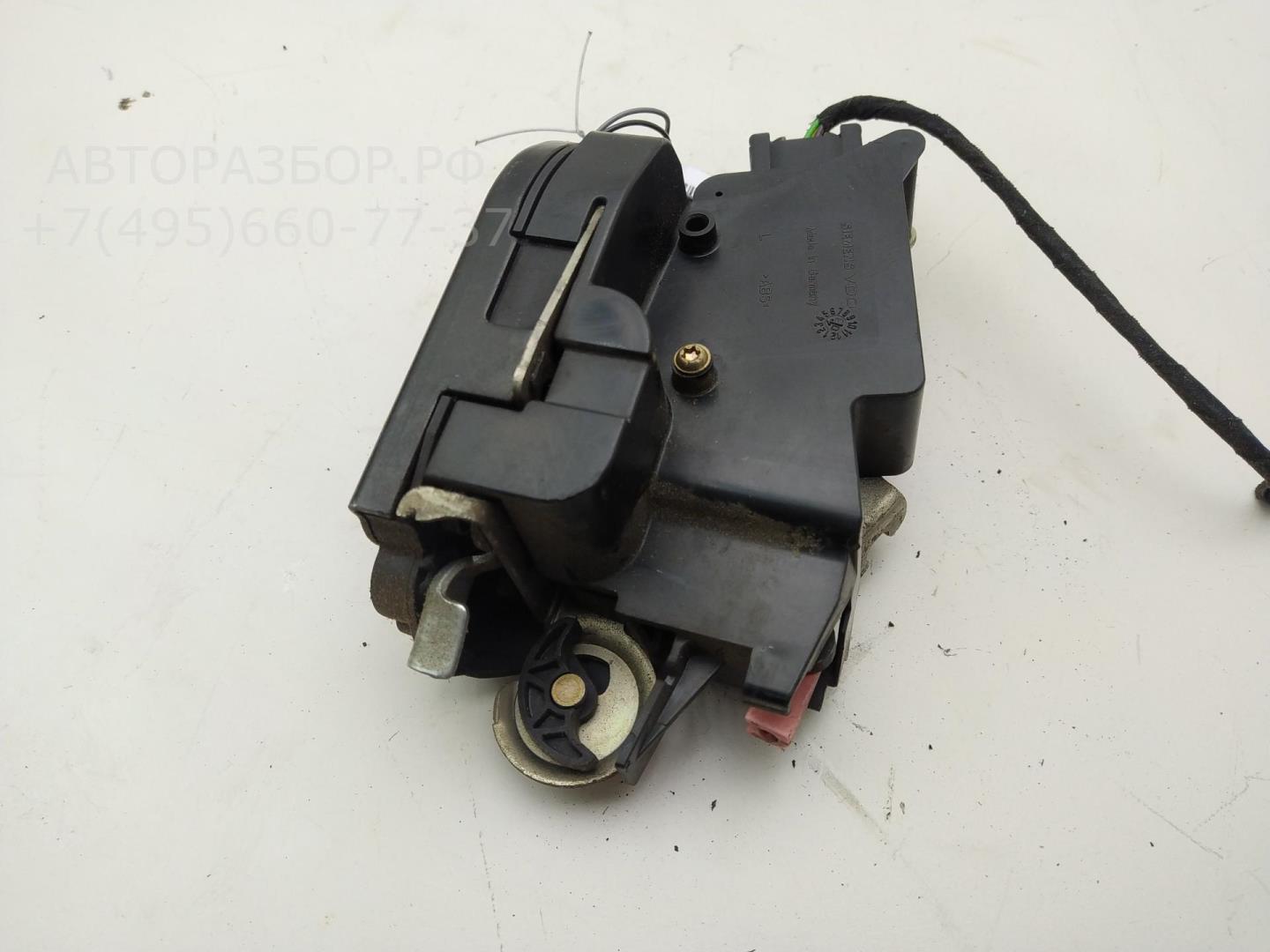 Замок двери передней левой