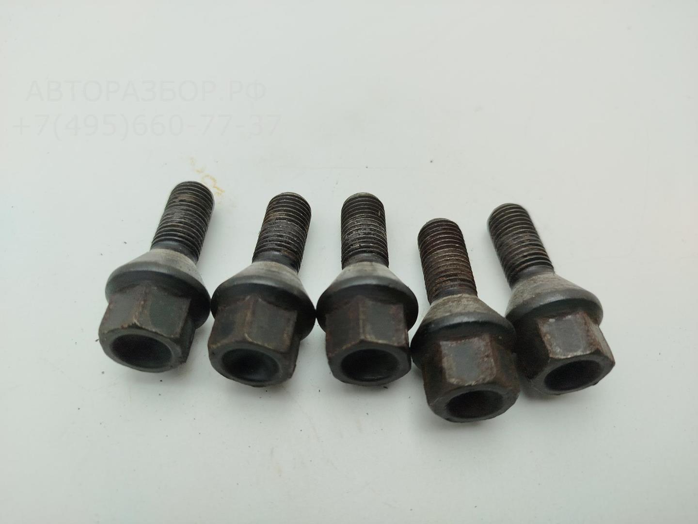 Болт колесный