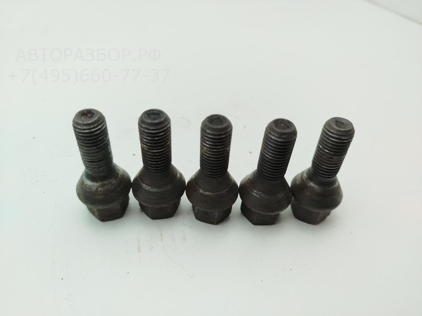 Болт колесный