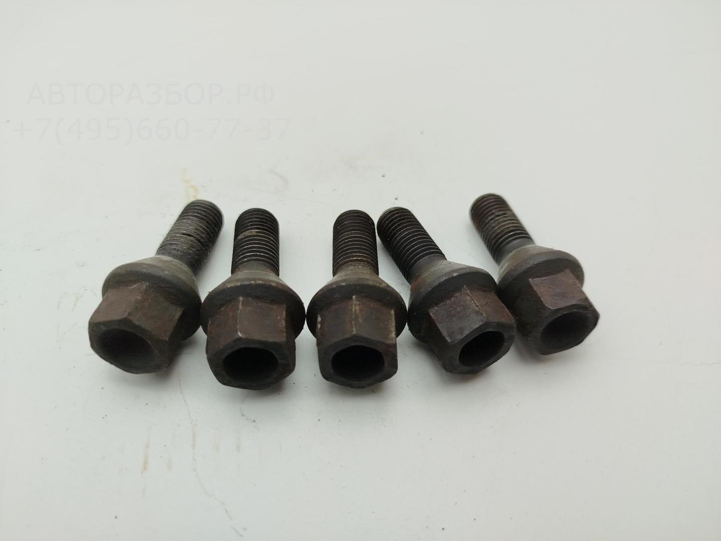 Болт колесный