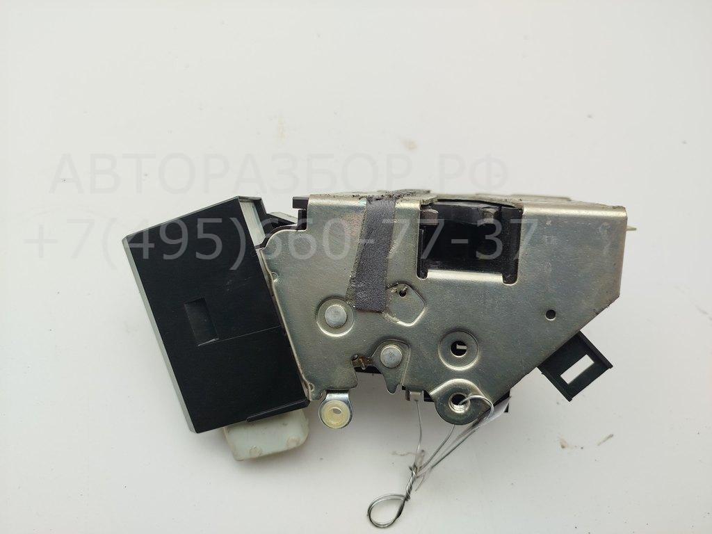 Замок двери передней правой