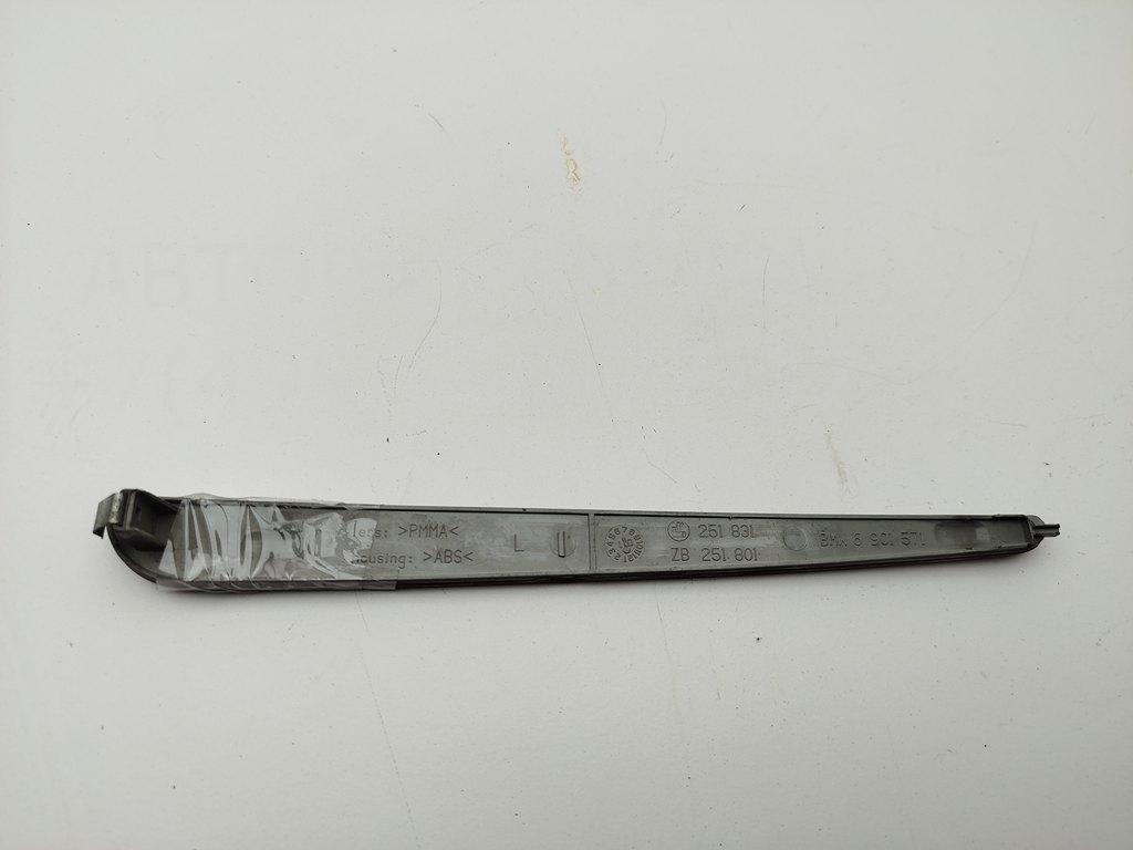 Отражатель в бампер задний левый