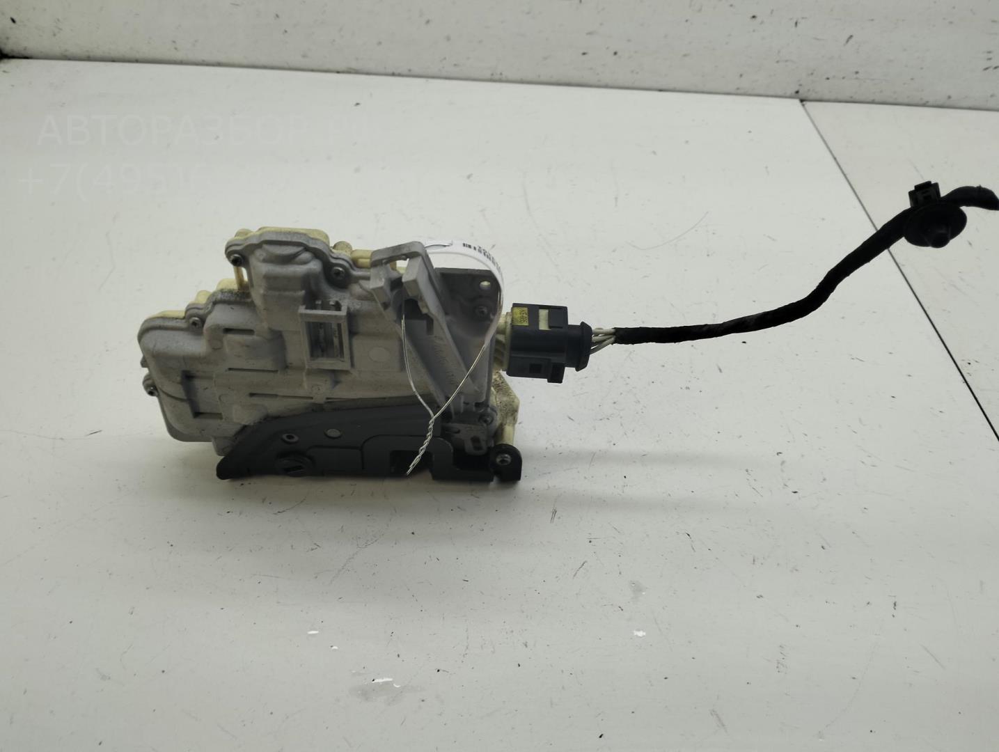 Замок двери задней левой