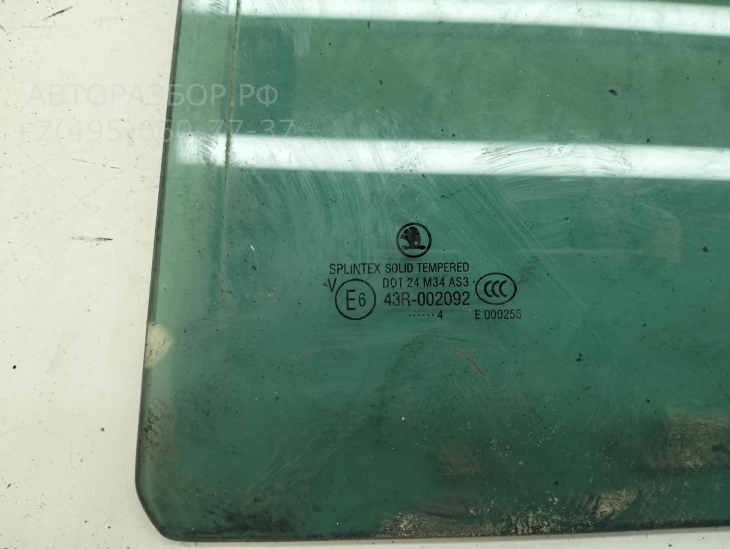 Стекло двери задней правой (форточка)