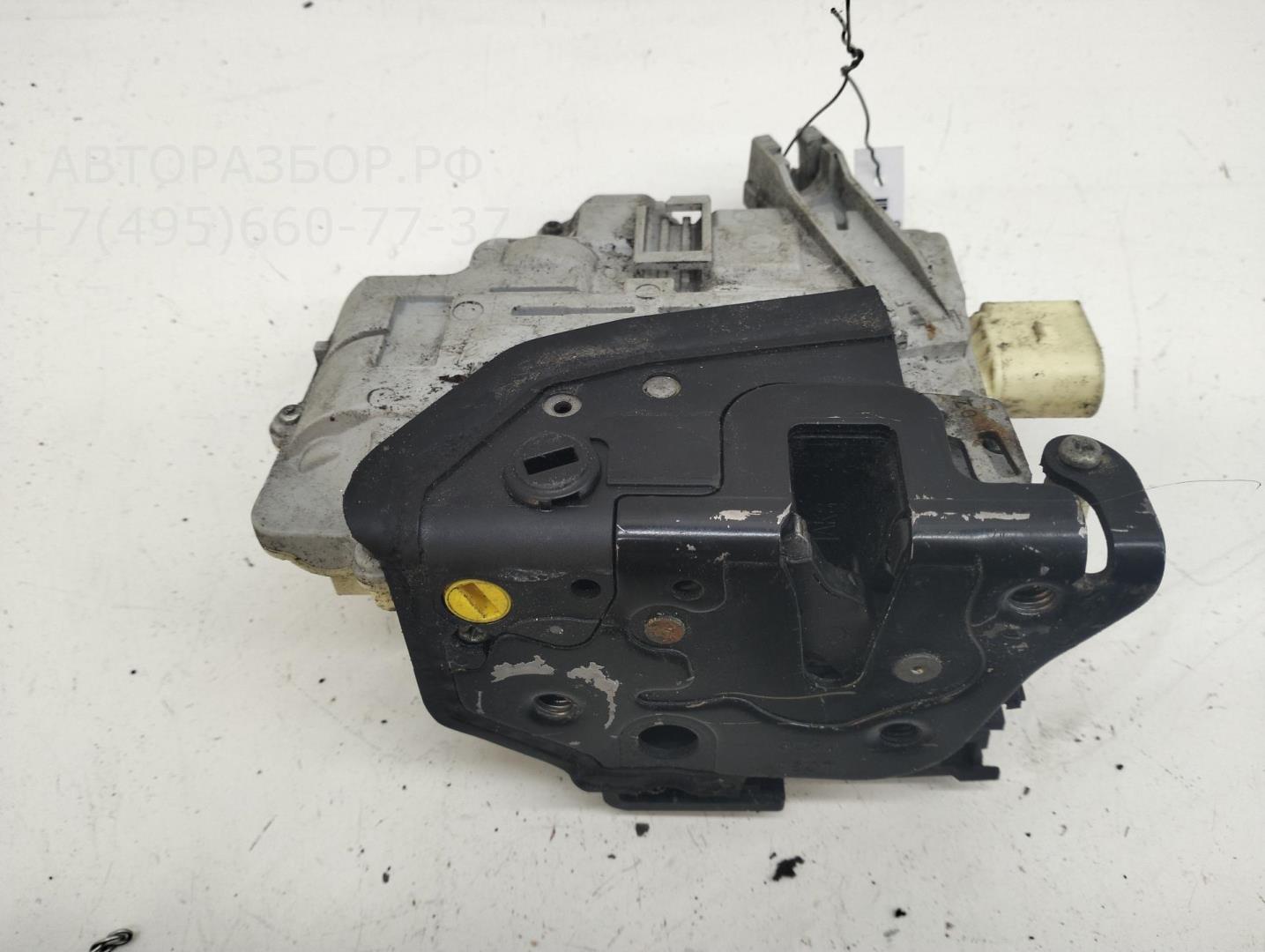 Замок двери задней левой