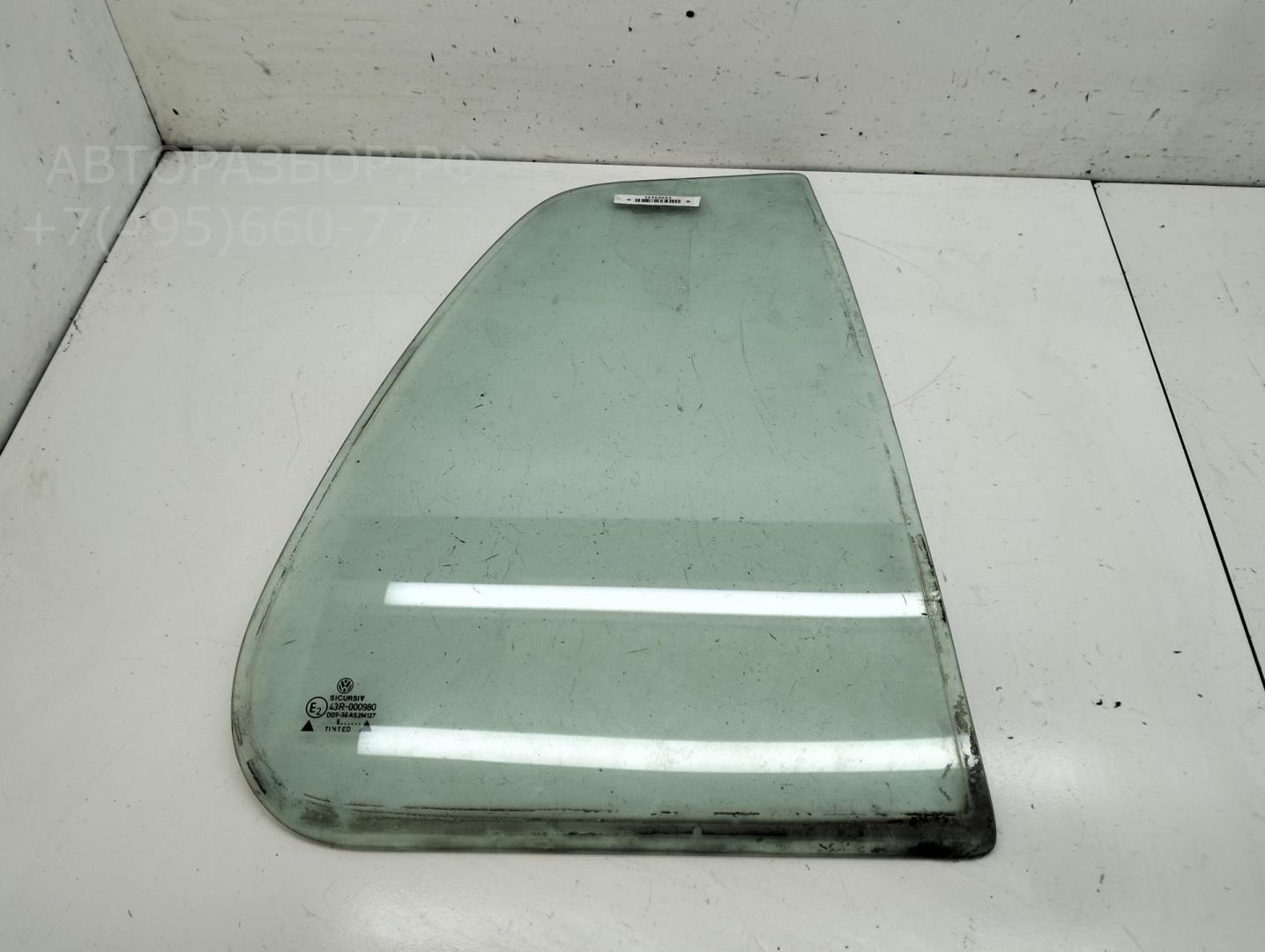 Стекло двери задней правой (форточка)