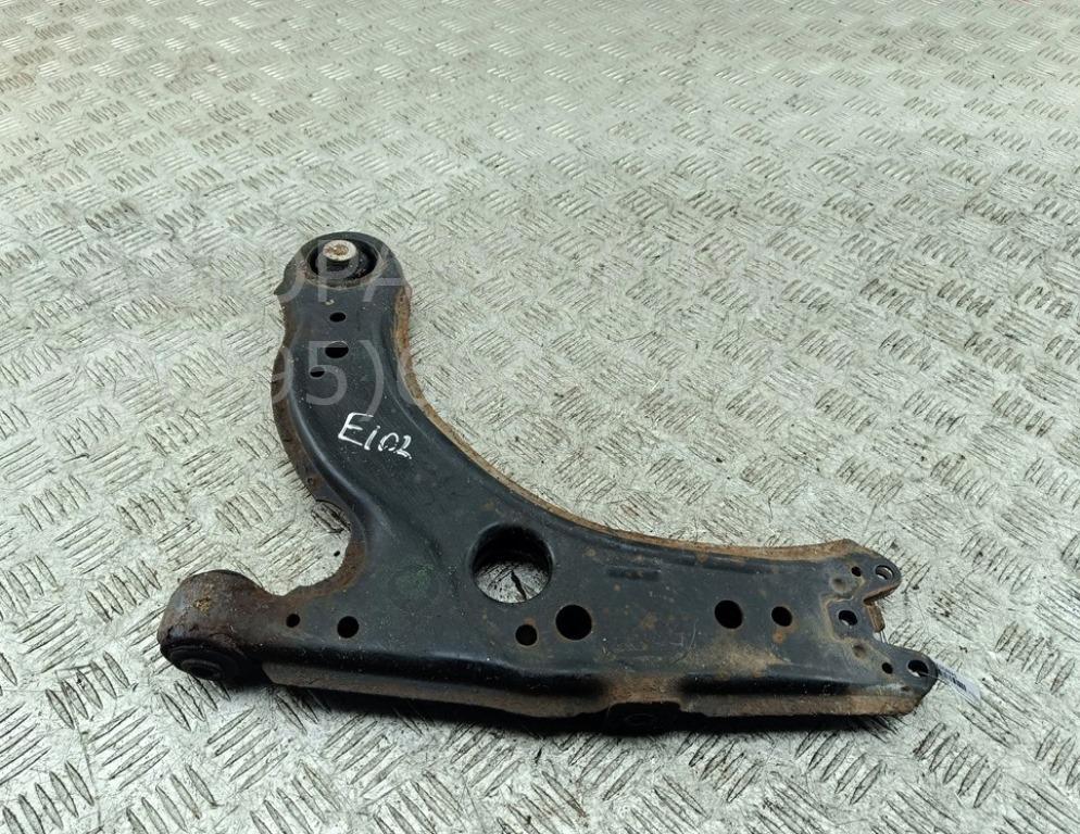 Рычаг передний правый