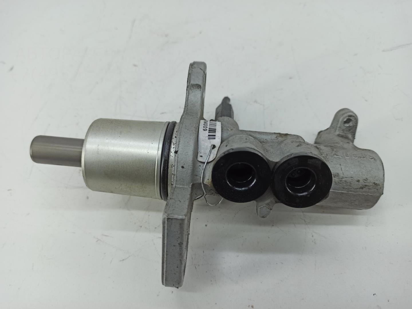 Цилиндр тормозной главный