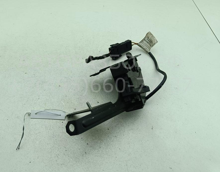 Замок багажника