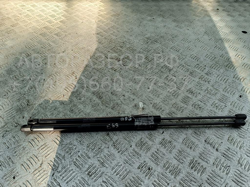 Амортизатор крышки багажника