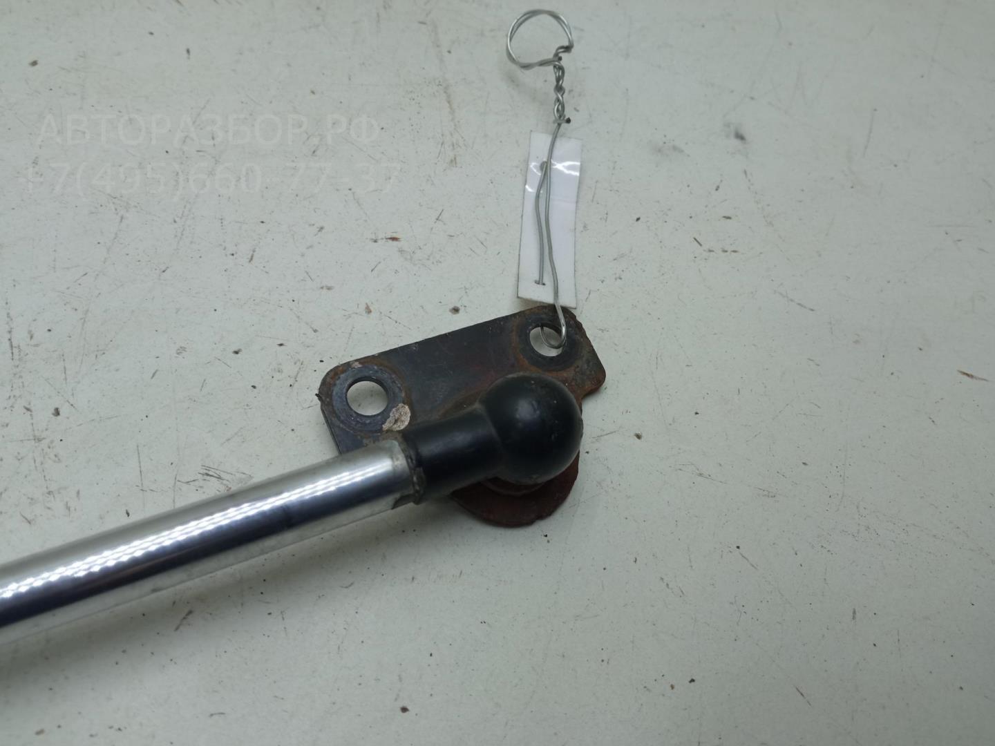 Амортизатор двери багажника