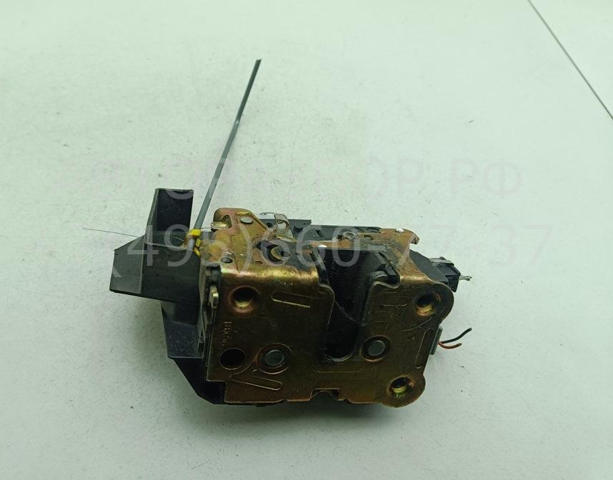 Замок двери задней левой