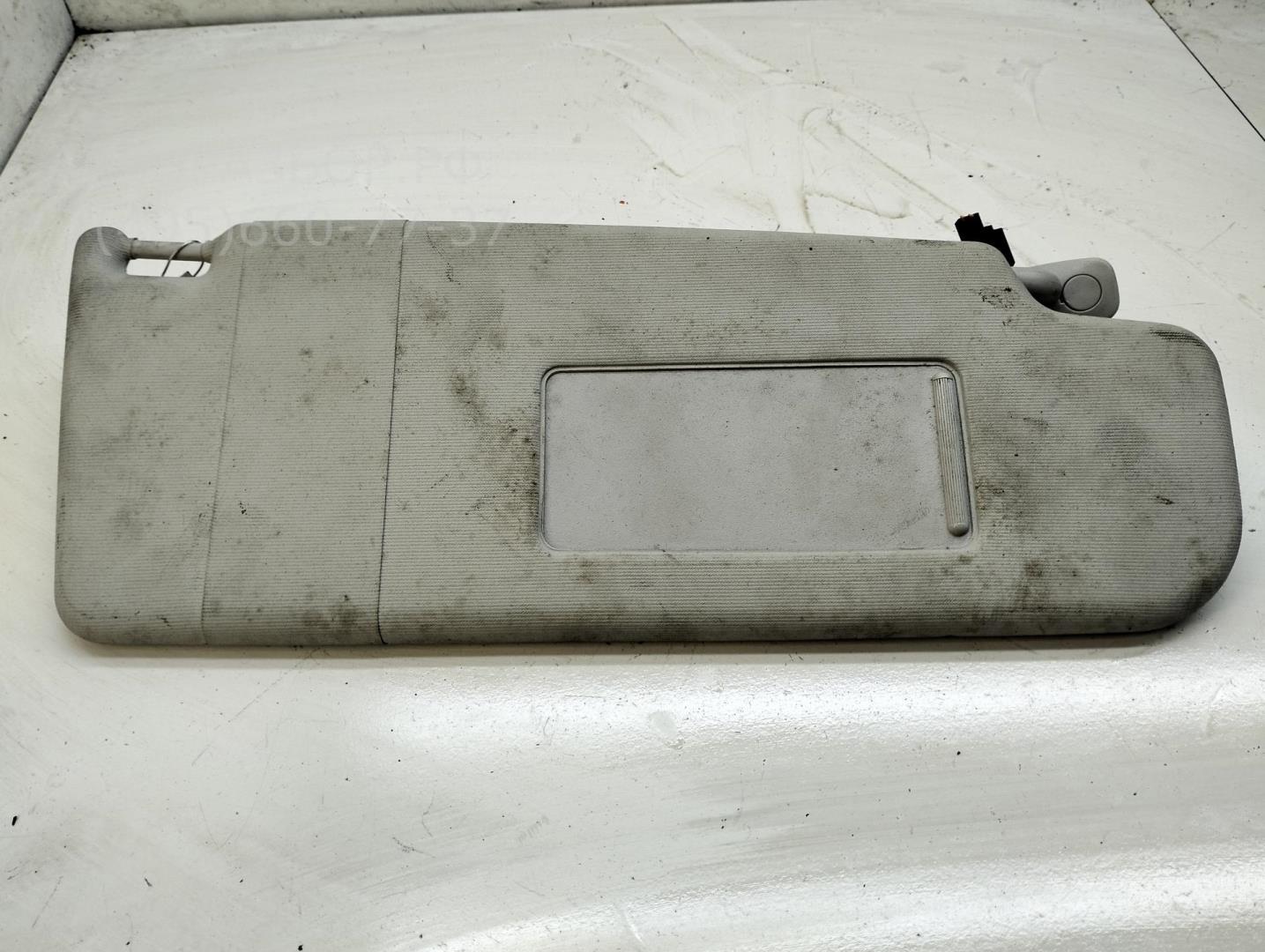 Козырек солнцезащитный