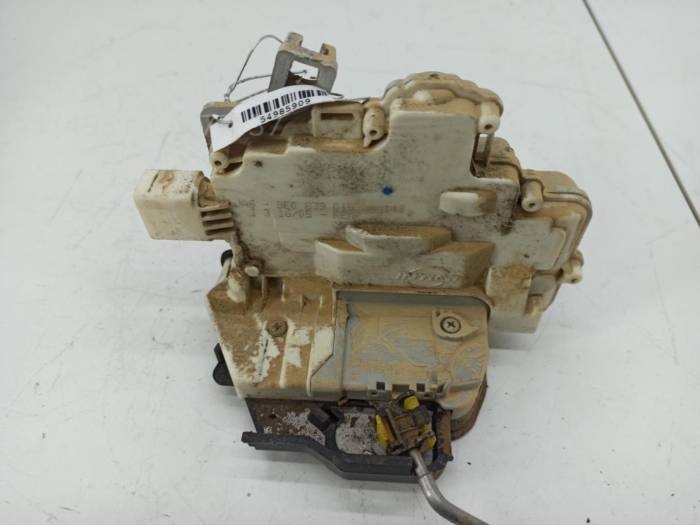 Замок двери задней левой