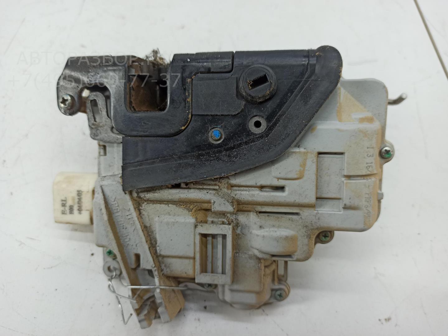 Замок двери задней левой