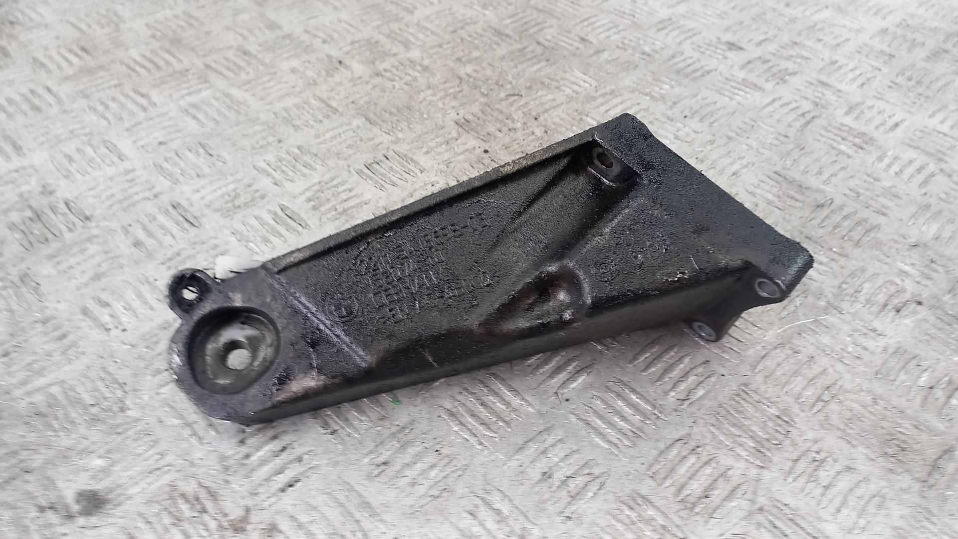 Кронштейн двигателя правый