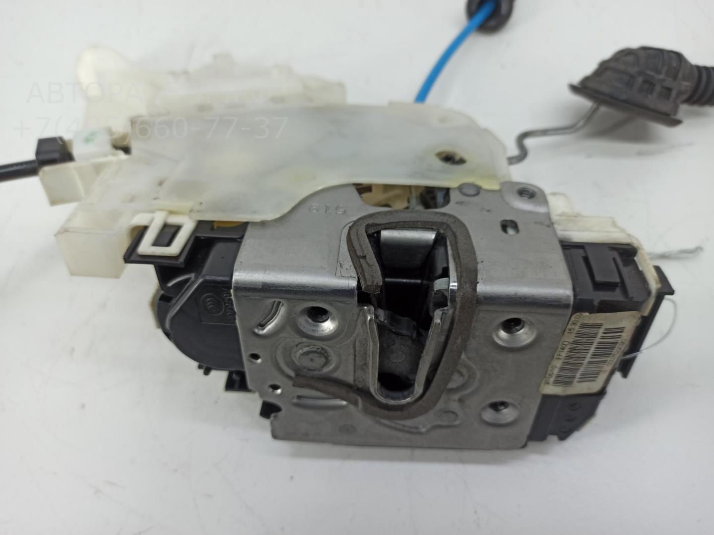 Замок двери передней правой