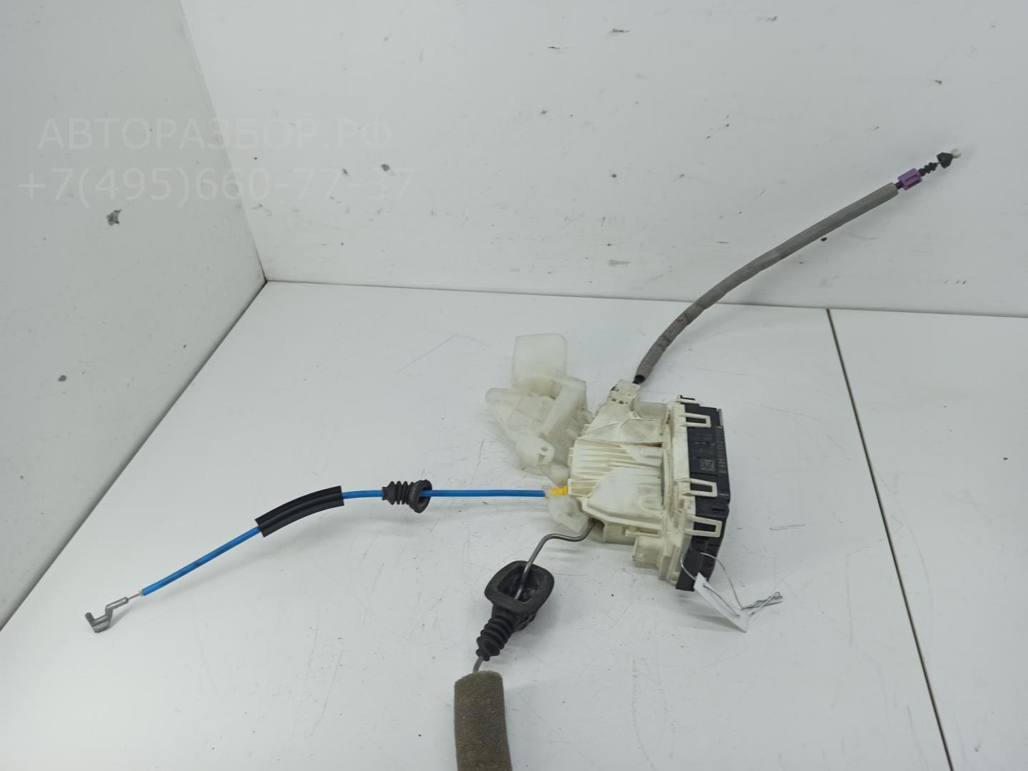 Замок двери передней правой