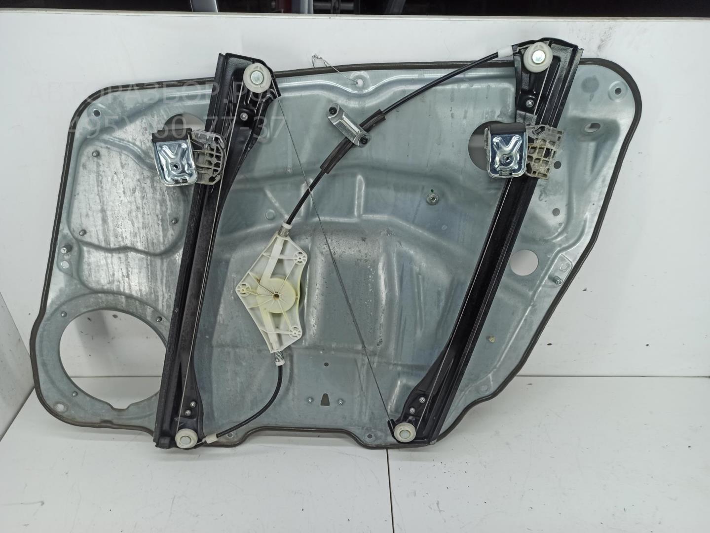 Стеклоподъемник электр. передний левый