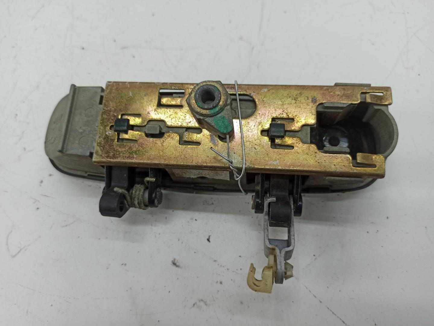 Ручка двери задней наружная левая