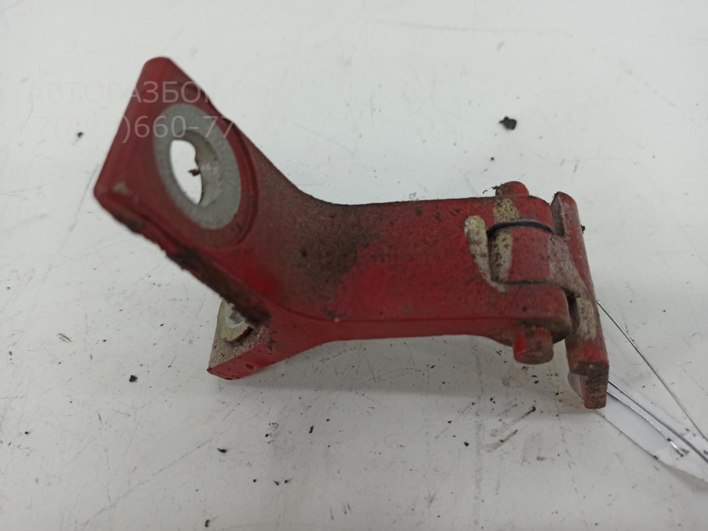 Петля двери