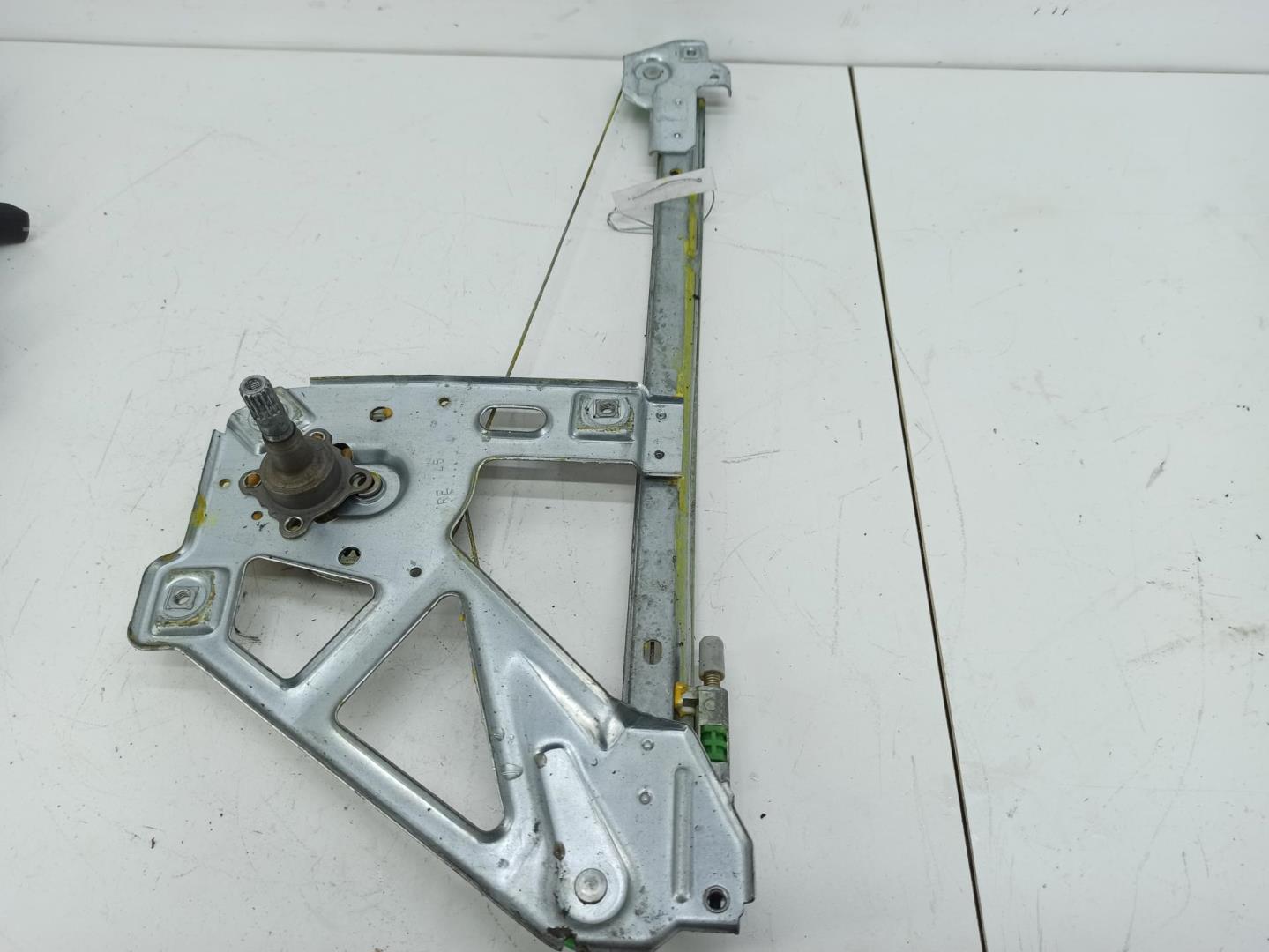 Стеклоподъемник механ. задний правый