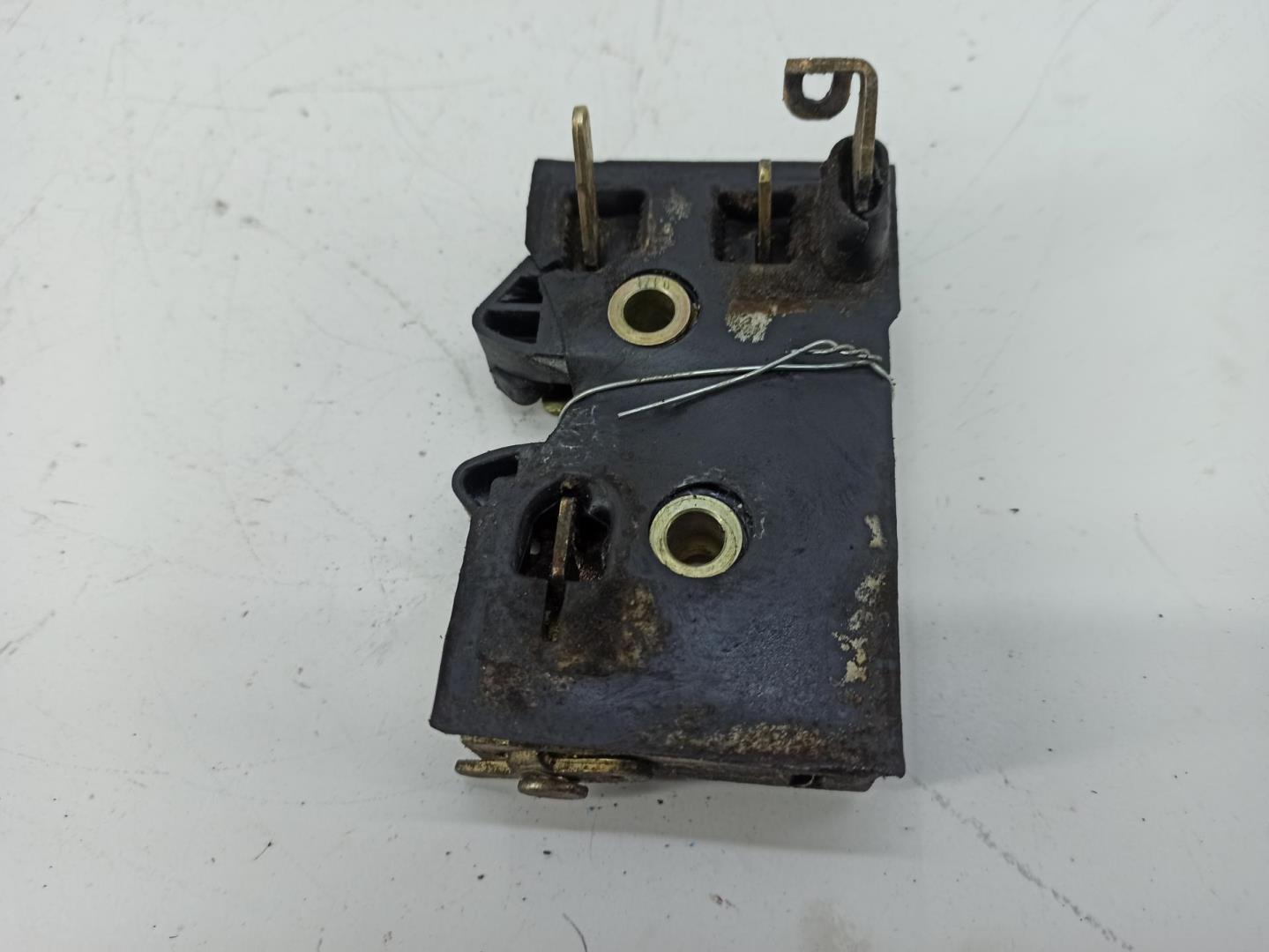 Замок двери задней левой