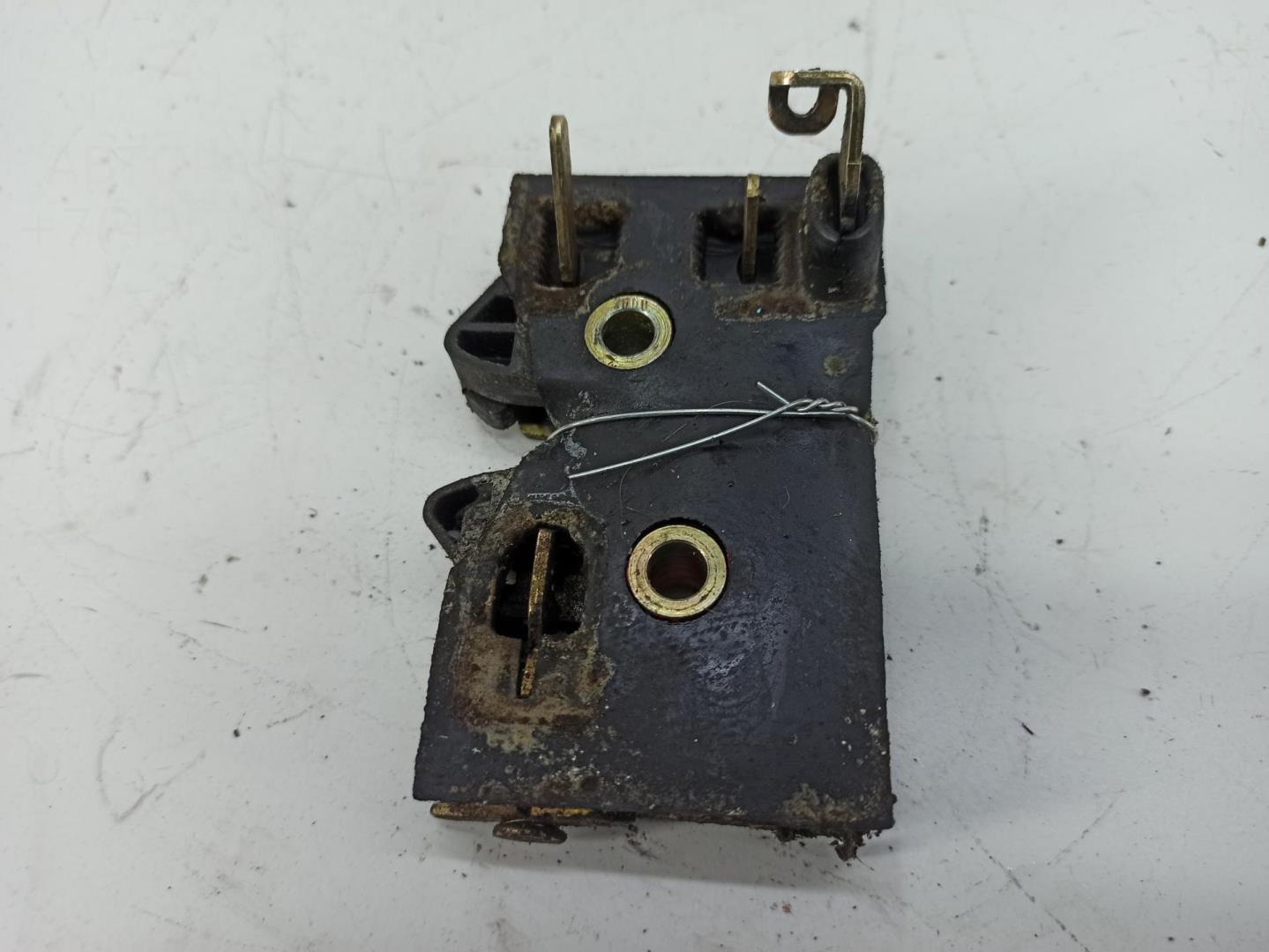 Замок двери задней левой