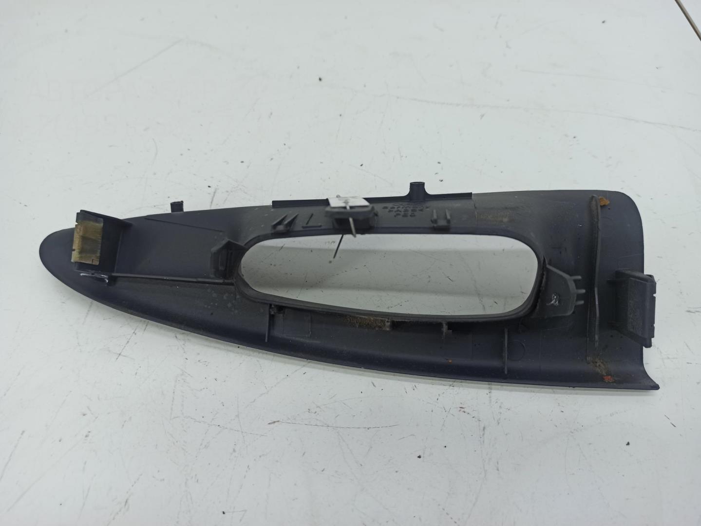 Ручка двери задней внутренняя левая