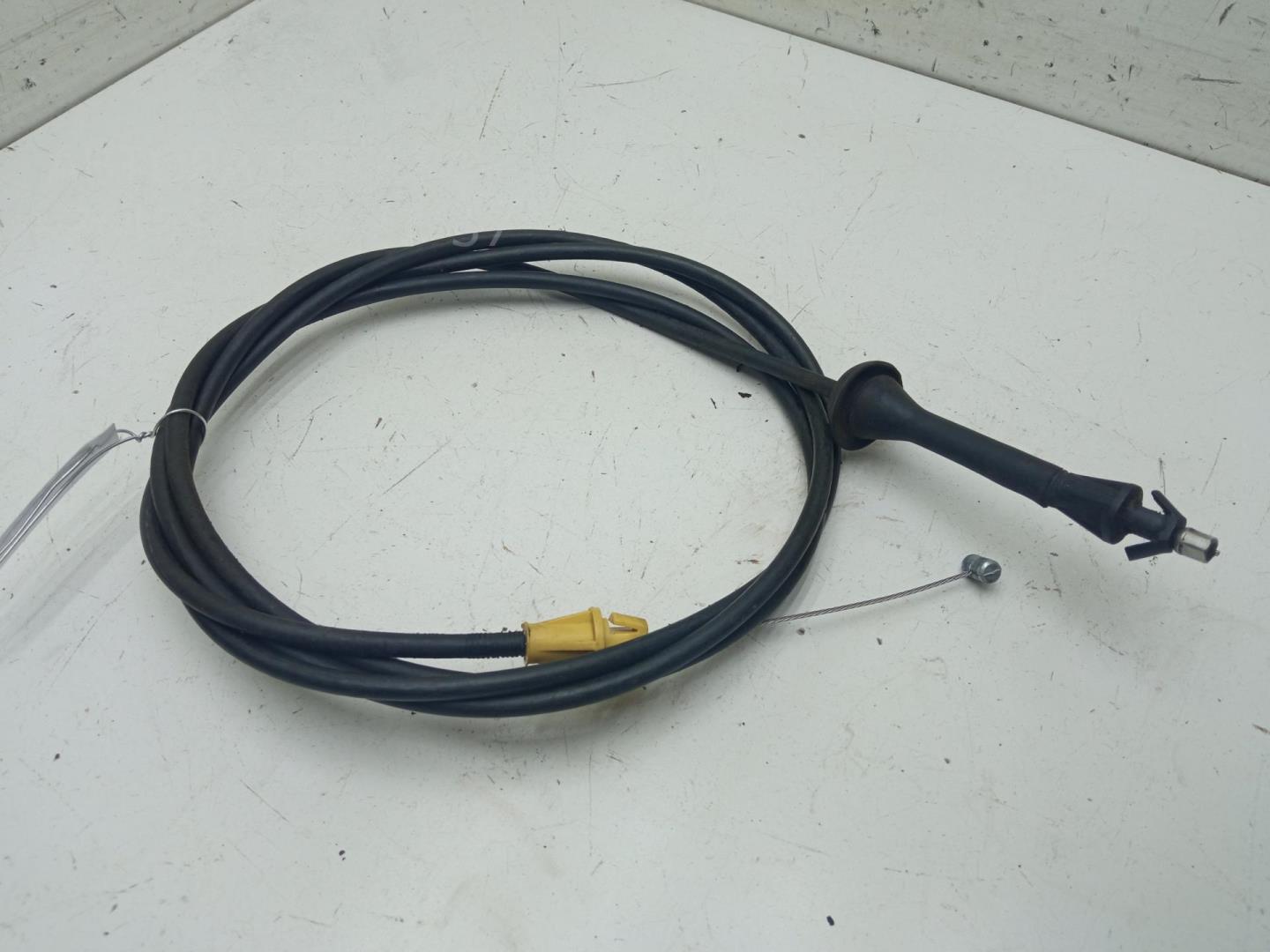 Трос открывания капота