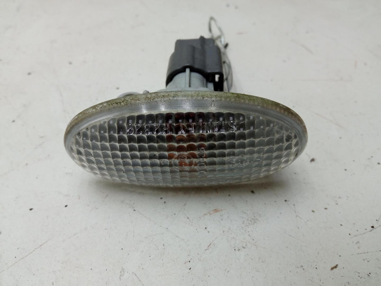 Указатель поворота левый