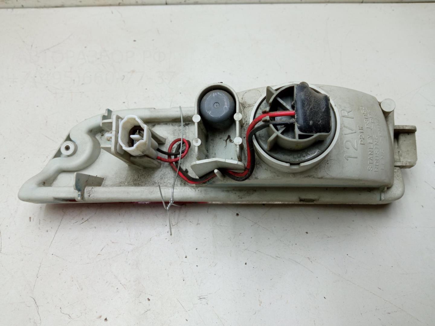 Фонарь задний в бампер правый