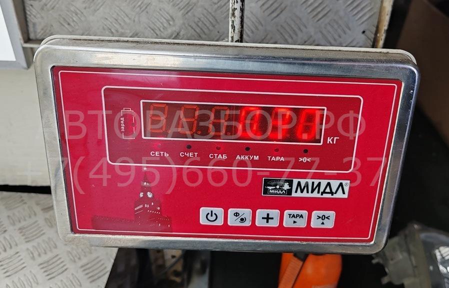 Накладка стекла переднего левого