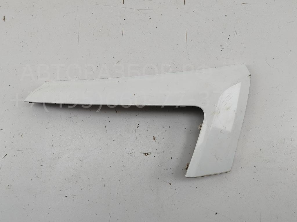 Молдинг переднего бампера левый