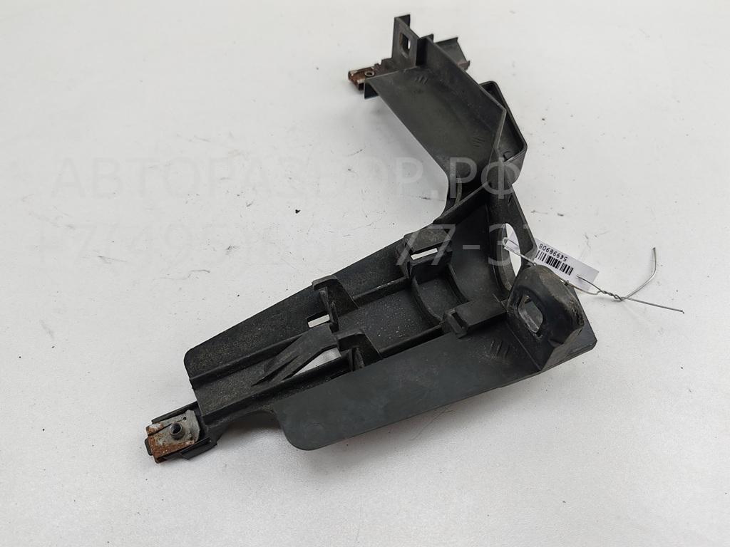 Крепеж фары