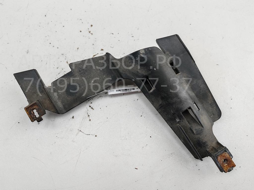 Кронштейн фар правый