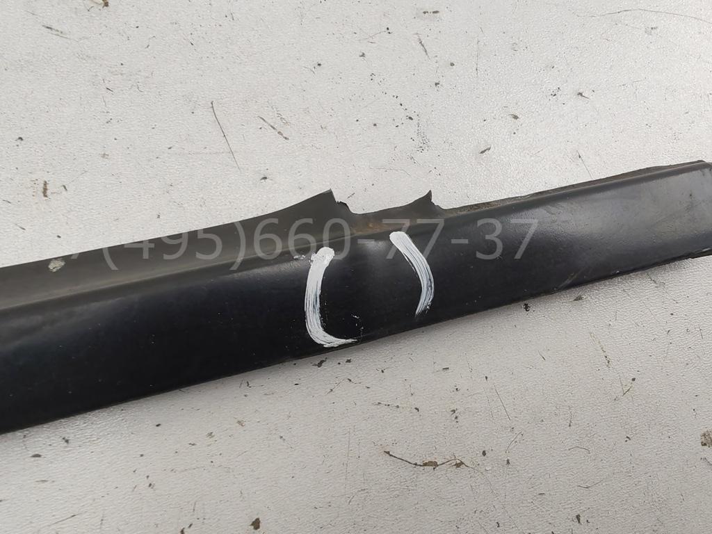 Накладка стекла переднего левого