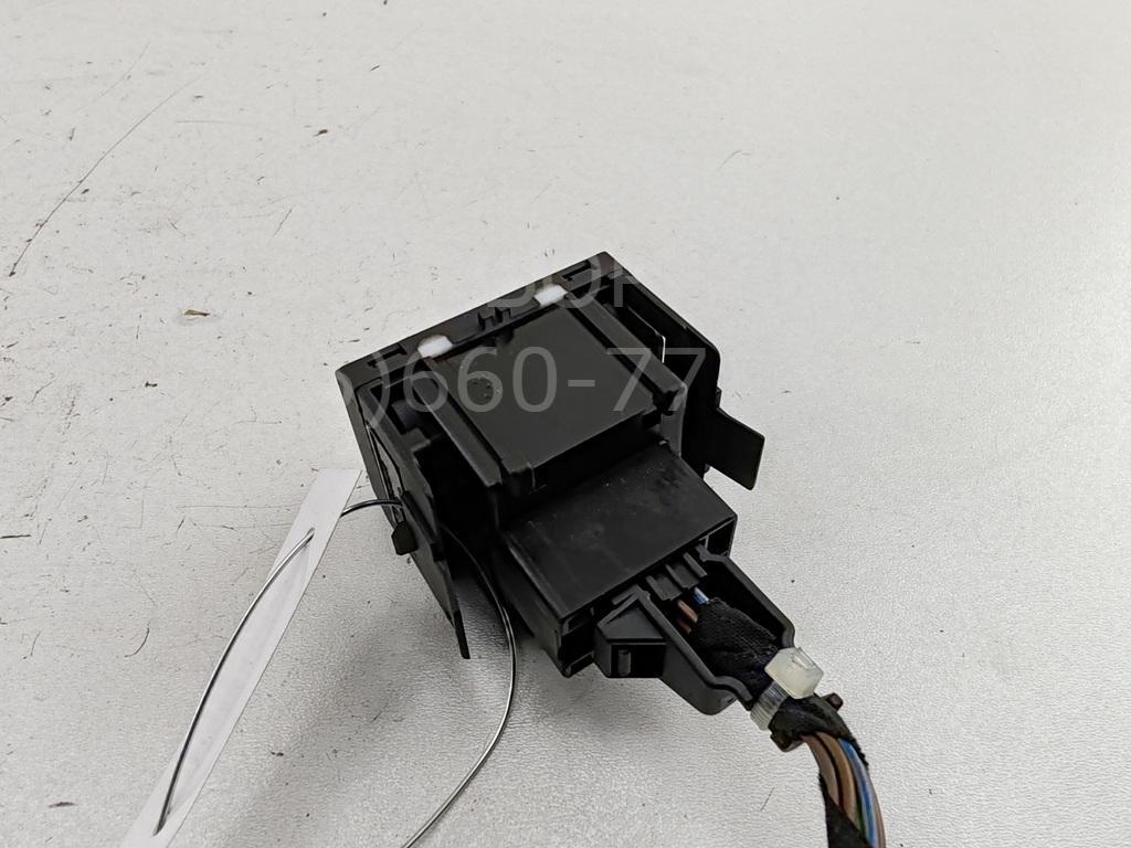 Кнопка корректора фар