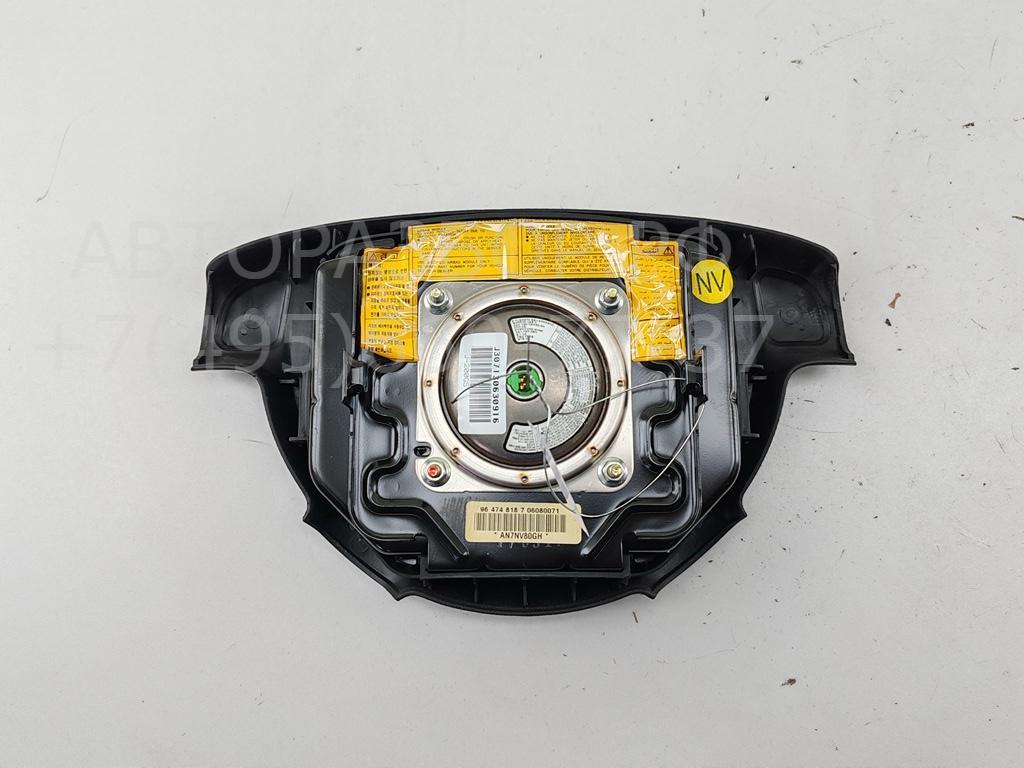 Подушка безопасности в рулевое колесо