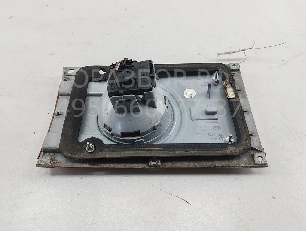 Фонарь задний внутренний правый