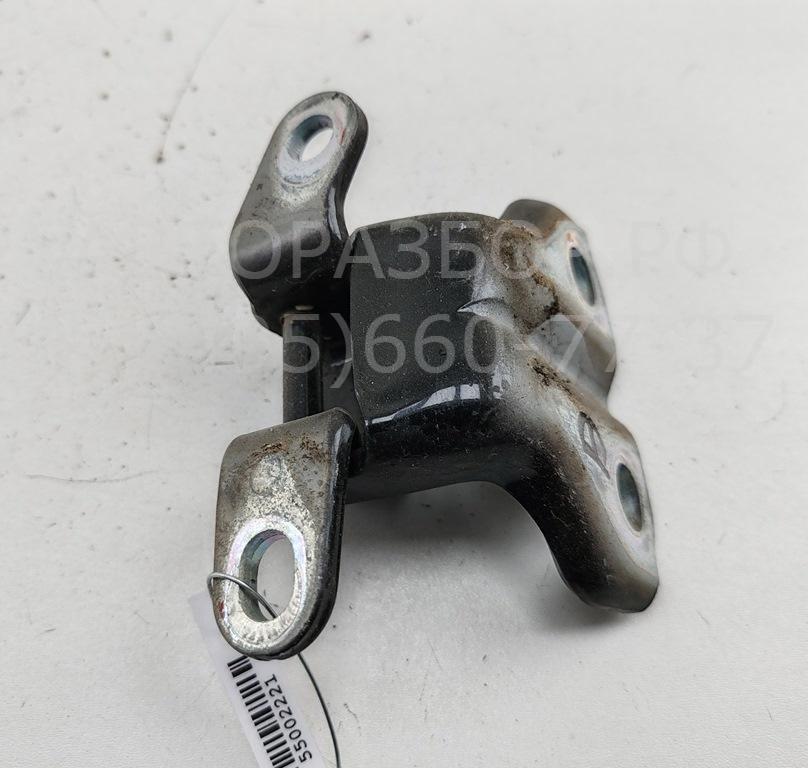 Петля двери