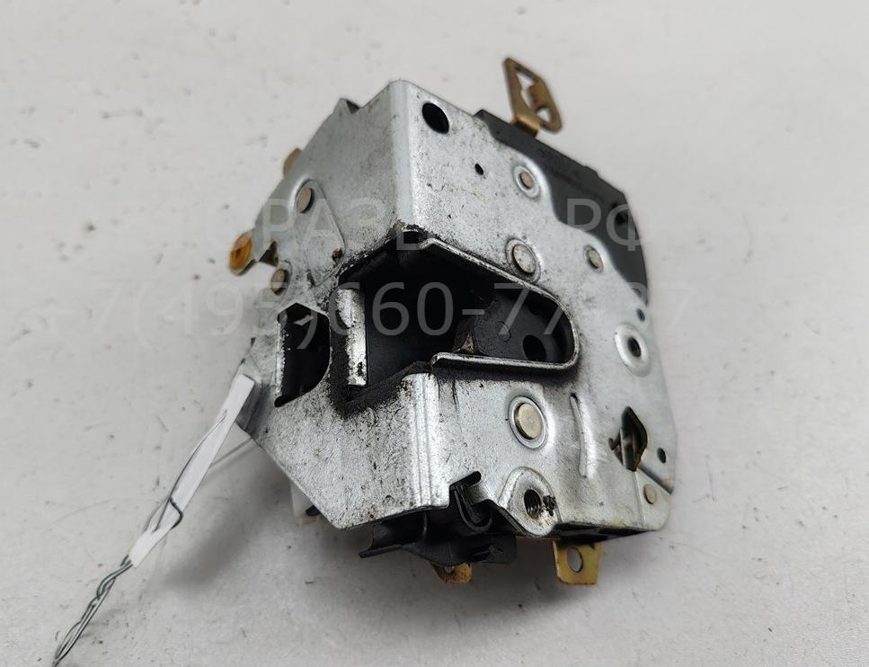 Замок двери передней правой